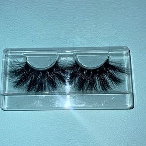 Women’s lashes 25mm